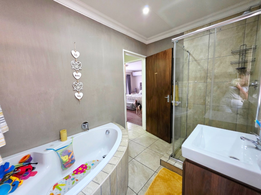 3 Bedroom Property for Sale in Universitas Free State